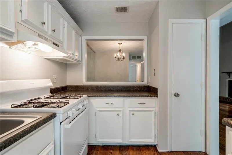 801 River Run Drive, Sandy Springs, Georgia 30350, 1 Bedroom Bedrooms, ,1 BathroomBathrooms,Residential,Sold,801 River Run Drive,6714920