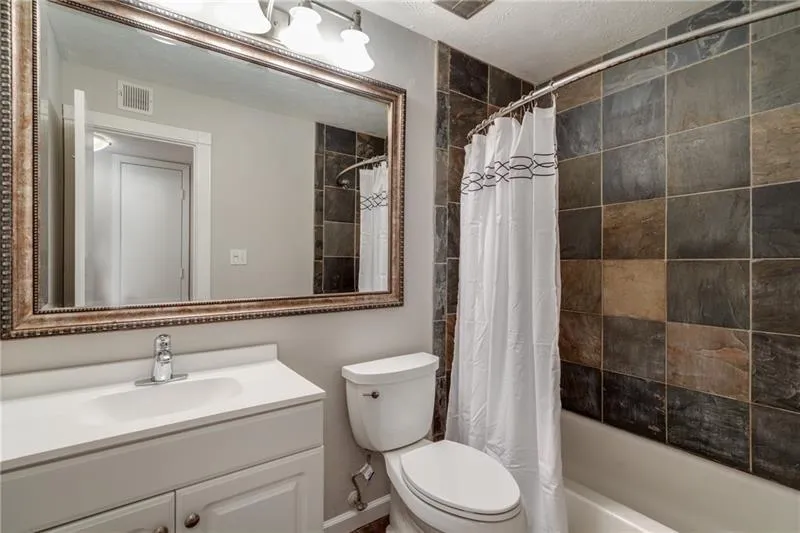 801 River Run Drive, Sandy Springs, Georgia 30350, 1 Bedroom Bedrooms, ,1 BathroomBathrooms,Residential,Sold,801 River Run Drive,6714920