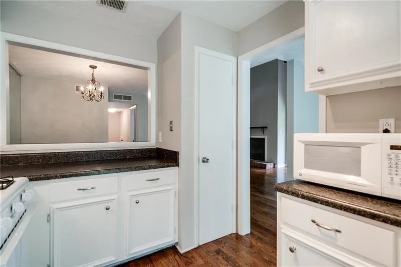 801 River Run Drive, Sandy Springs, Georgia 30350, 1 Bedroom Bedrooms, ,1 BathroomBathrooms,Residential,Sold,801 River Run Drive,6714920