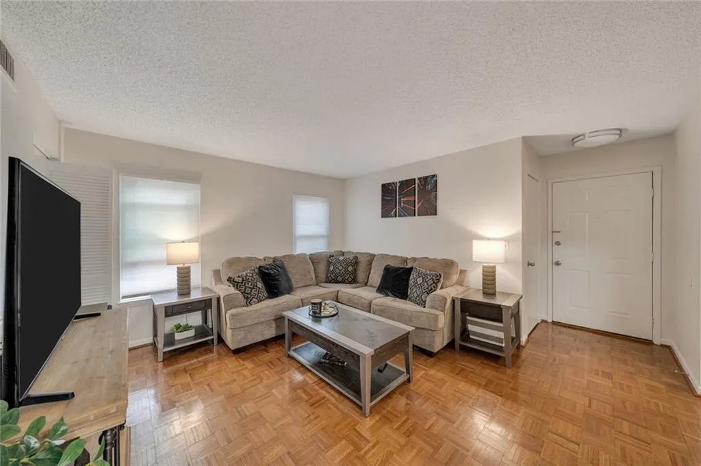 1510 Huntingdon Chase, Sandy Springs, Georgia 30350, 1 Bedroom Bedrooms, ,1 BathroomBathrooms,Residential,Sold,1510 Huntingdon Chase,7333248