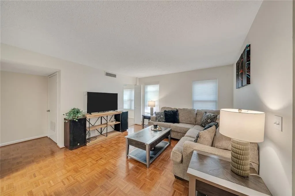 1510 Huntingdon Chase, Sandy Springs, Georgia 30350, 1 Bedroom Bedrooms, ,1 BathroomBathrooms,Residential,Sold,1510 Huntingdon Chase,7333248