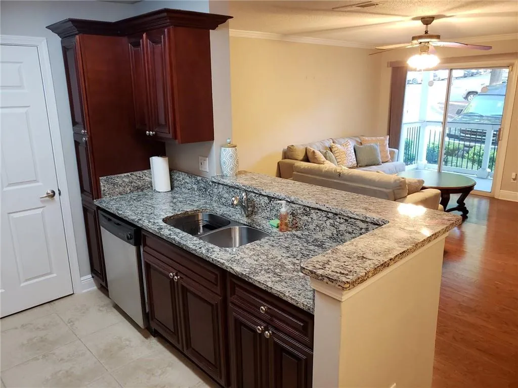 3111 Santa Fe Parkway, Sandy Springs, Georgia 30350, 2 Bedrooms Bedrooms, ,2 BathroomsBathrooms,Residential,Sold,3111 Santa Fe Parkway,6712678