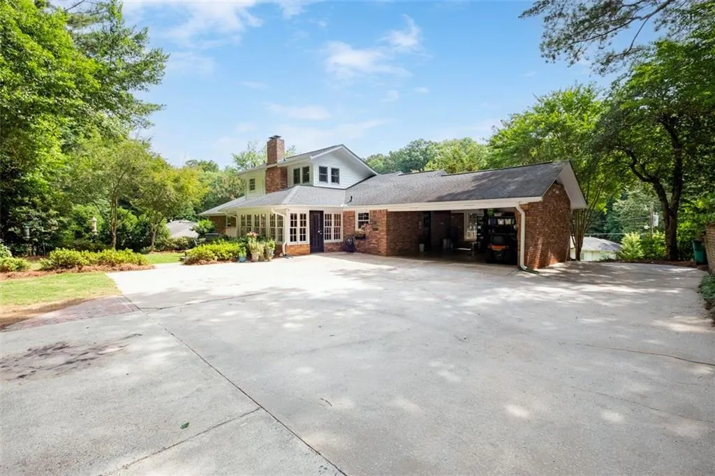 4720 Huntley Drive, Sandy Springs, Georgia 30342, 5 Bedrooms Bedrooms, ,4 BathroomsBathrooms,Residential,Sold,4720 Huntley Drive,7077673