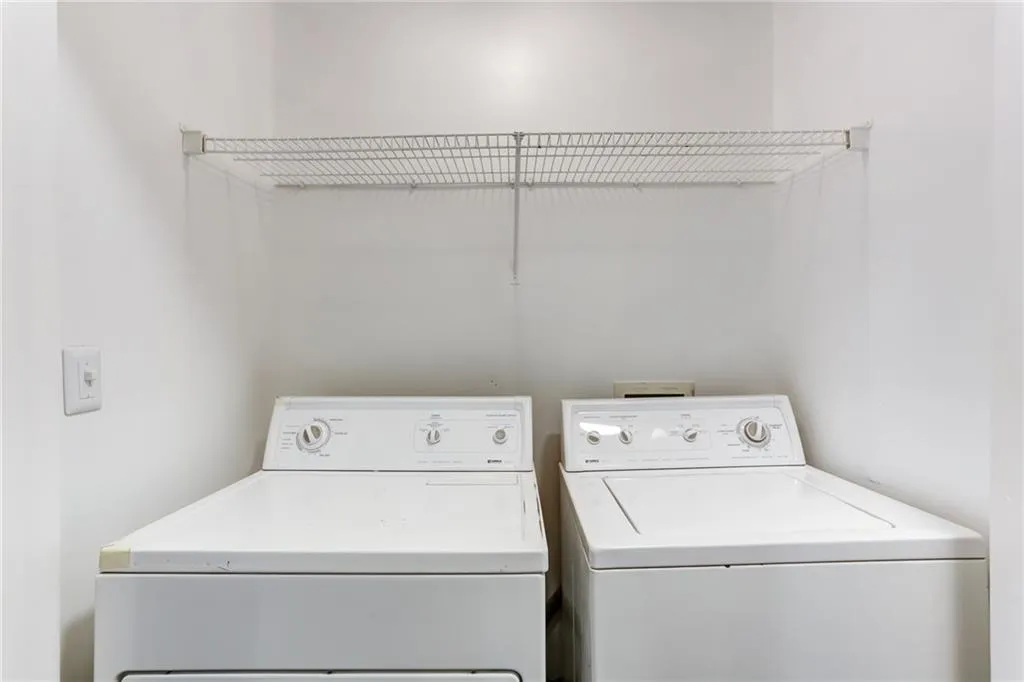 5559 Glenridge Drive Unit 1204, Atlanta, Georgia 30342, 1 Bedroom Bedrooms, ,1 BathroomBathrooms,Residential,Sold,5559 Glenridge Drive Unit 1204,6540334