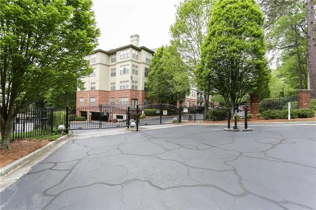 5559 Glenridge Drive Unit 1204, Atlanta, Georgia 30342, 1 Bedroom Bedrooms, ,1 BathroomBathrooms,Residential,Sold,5559 Glenridge Drive Unit 1204,6540334