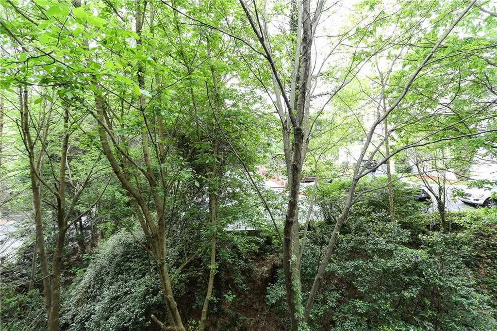 5559 Glenridge Drive Unit 1204, Atlanta, Georgia 30342, 1 Bedroom Bedrooms, ,1 BathroomBathrooms,Residential,Sold,5559 Glenridge Drive Unit 1204,6540334