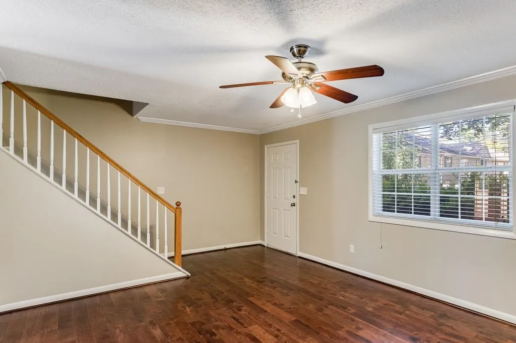 6900 Roswell Road Unit M5, Sandy Springs, Georgia 30328, 2 Bedrooms Bedrooms, ,2 BathroomsBathrooms,Residential,Sold,6900 Roswell Road Unit M5,6555038