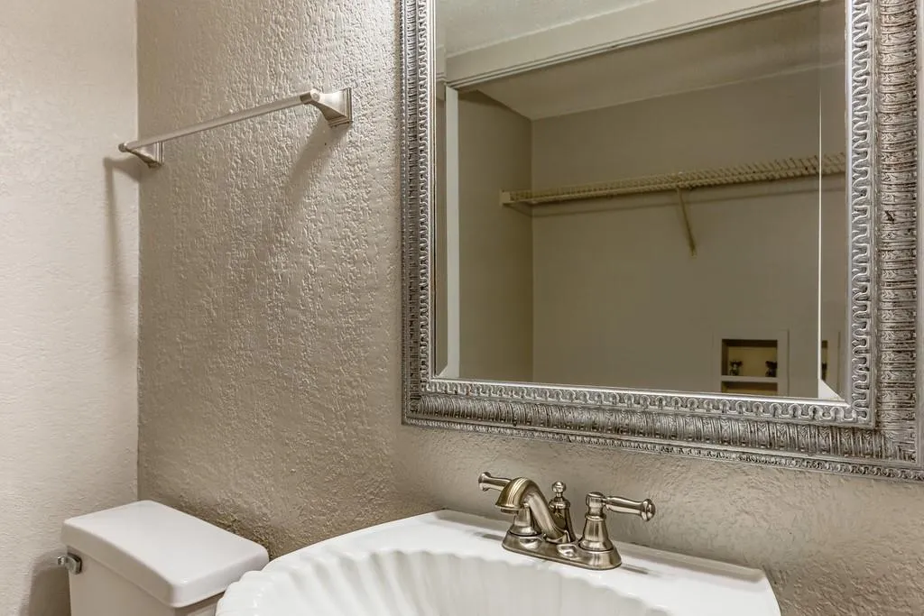 6900 Roswell Road Unit M5, Sandy Springs, Georgia 30328, 2 Bedrooms Bedrooms, ,2 BathroomsBathrooms,Residential,Sold,6900 Roswell Road Unit M5,6555038