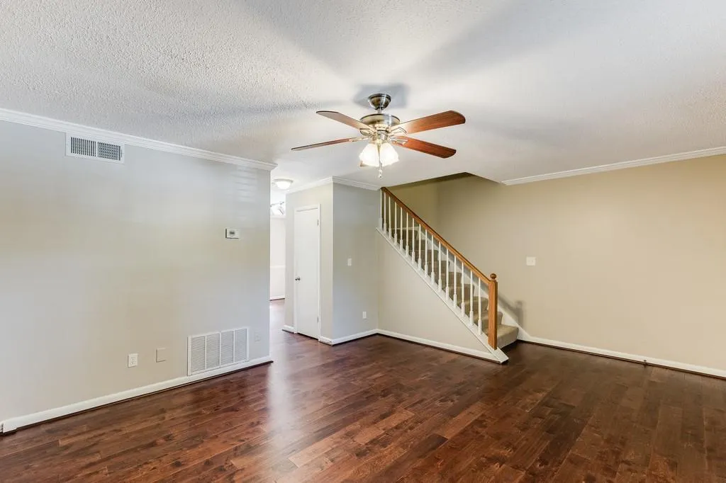 6900 Roswell Road Unit M5, Sandy Springs, Georgia 30328, 2 Bedrooms Bedrooms, ,2 BathroomsBathrooms,Residential,Sold,6900 Roswell Road Unit M5,6555038