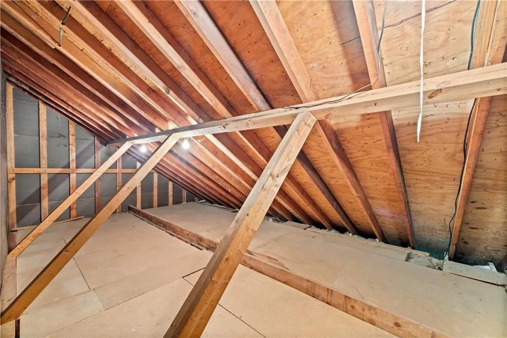 Yet another walk-in storage area!