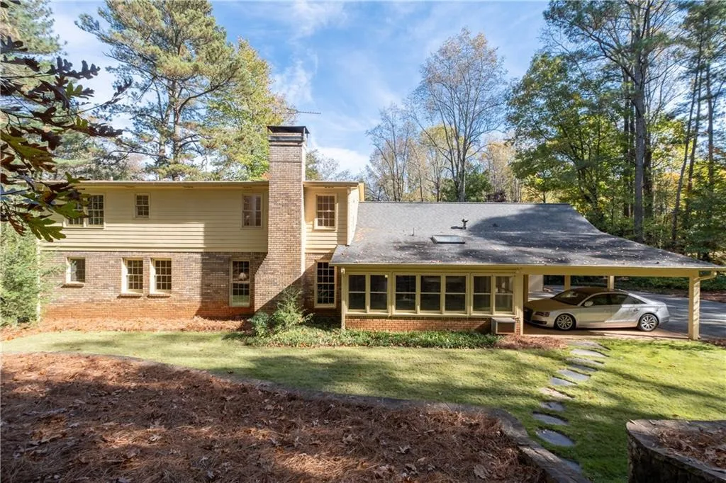 This a large and solid home!