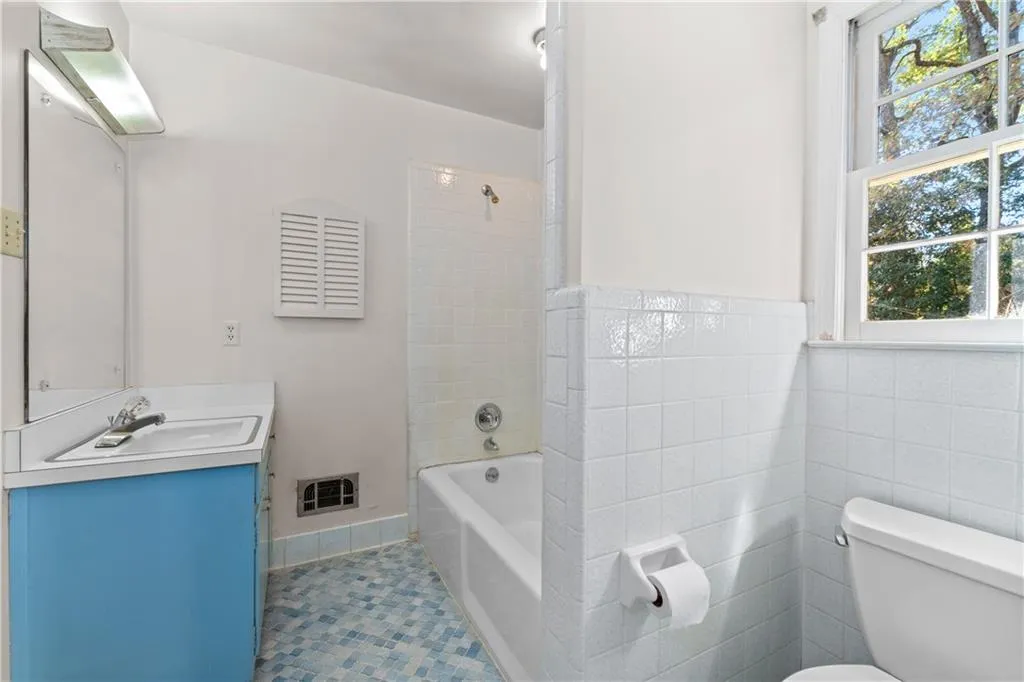 7150 Hunters Branch Court, Atlanta, Georgia 30328, 4 Bedrooms Bedrooms, ,4 BathroomsBathrooms,Residential,Sold,7150 Hunters Branch Court,7488343