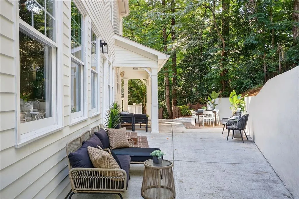 View of patio / terrace featuring outdoor lounge area and outdoor dining area