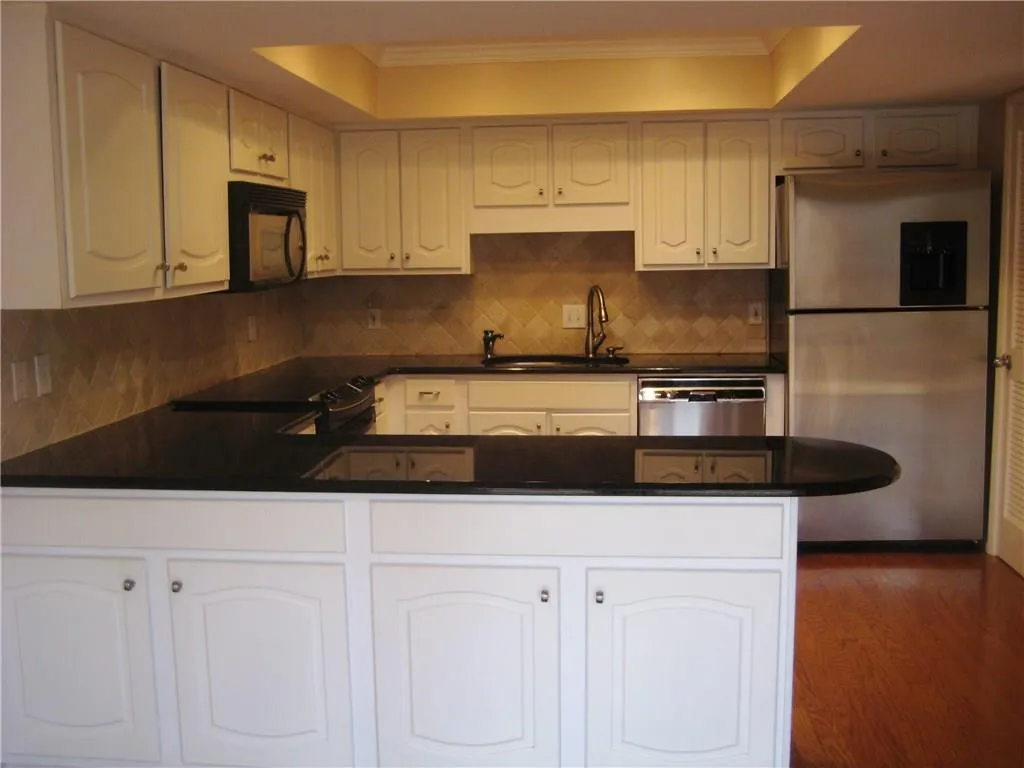 275 The South Chace Unit 275, Sandy Springs, Georgia 30328, 3 Bedrooms Bedrooms, ,3 BathroomsBathrooms,Residential,Sold,275 The South Chace Unit 275,5622751