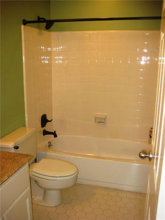 275 The South Chace Unit 275, Sandy Springs, Georgia 30328, 3 Bedrooms Bedrooms, ,3 BathroomsBathrooms,Residential,Sold,275 The South Chace Unit 275,5622751