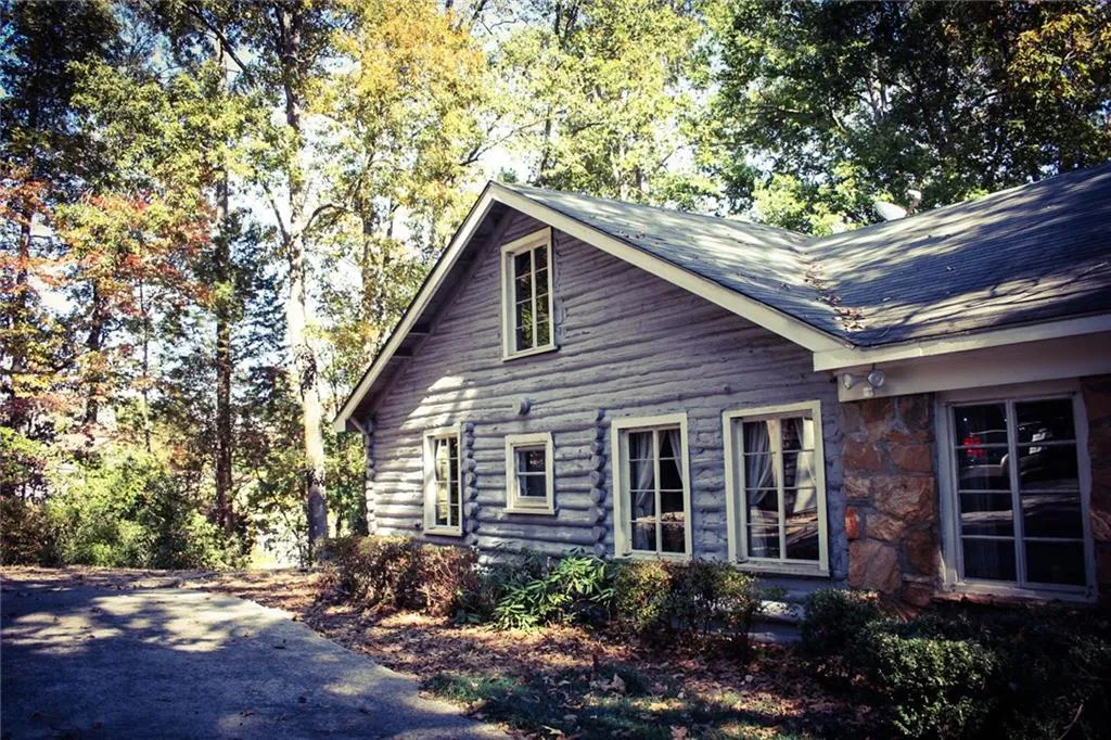 3685 Spalding Drive Ne, Sandy Springs, Georgia 30350, 4 Bedrooms Bedrooms, ,3 BathroomsBathrooms,Residential,Sold,3685 Spalding Drive Ne,5803634