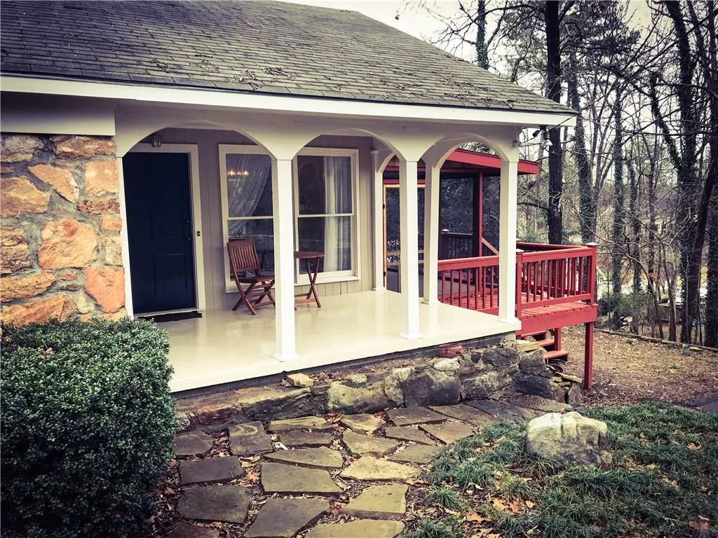 3685 Spalding Drive Ne, Sandy Springs, Georgia 30350, 4 Bedrooms Bedrooms, ,3 BathroomsBathrooms,Residential,Sold,3685 Spalding Drive Ne,5803634
