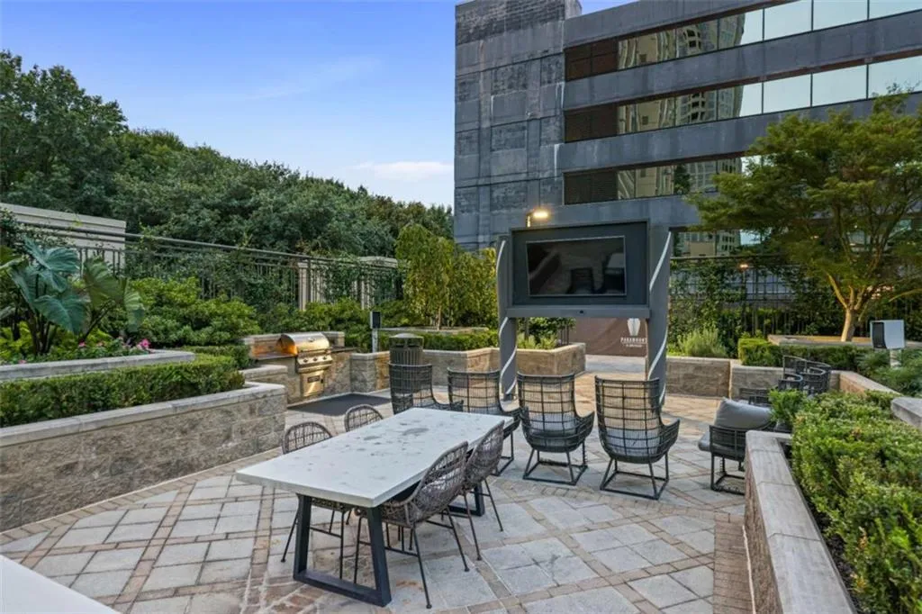 3445 Stratford Road Unit 3102, Atlanta, Georgia 30326, 1 Bedroom Bedrooms, ,1 BathroomBathrooms,Residential,For Sale,3445 Stratford Road Unit 3102,7594705