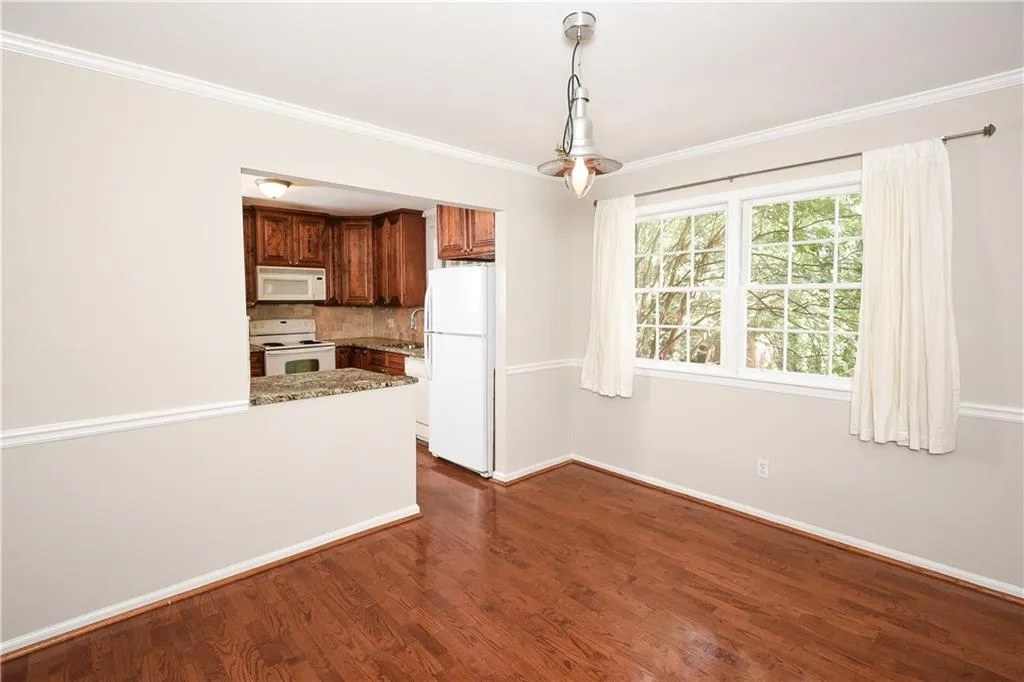 6520 Roswell Road Unit 28, Atlanta, Georgia 30328, 3 Bedrooms Bedrooms, ,2 BathroomsBathrooms,Residential,Sold,6520 Roswell Road Unit 28,5730757