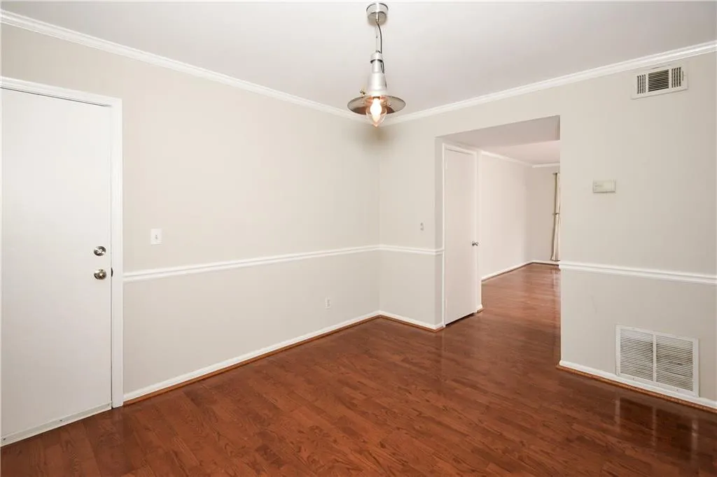 6520 Roswell Road Unit 28, Atlanta, Georgia 30328, 3 Bedrooms Bedrooms, ,2 BathroomsBathrooms,Residential,Sold,6520 Roswell Road Unit 28,5730757