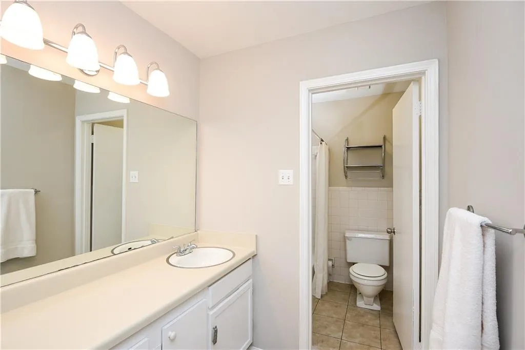 6520 Roswell Road Unit 28, Atlanta, Georgia 30328, 3 Bedrooms Bedrooms, ,2 BathroomsBathrooms,Residential,Sold,6520 Roswell Road Unit 28,5730757