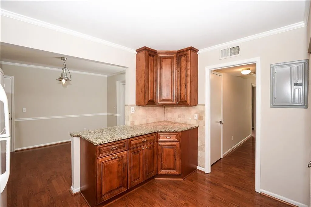 6520 Roswell Road Unit 28, Atlanta, Georgia 30328, 3 Bedrooms Bedrooms, ,2 BathroomsBathrooms,Residential,Sold,6520 Roswell Road Unit 28,5730757