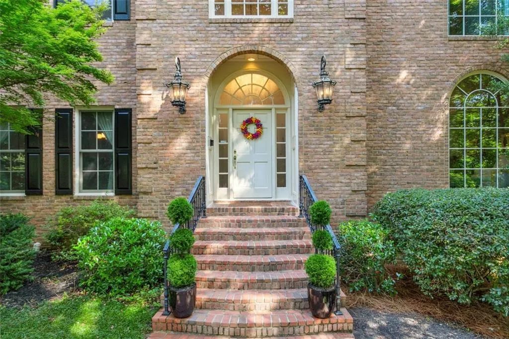 2905 Coles Way, Sandy Springs, Georgia 30350, 6 Bedrooms Bedrooms, ,4 BathroomsBathrooms,Residential,Sold,2905 Coles Way,7164245