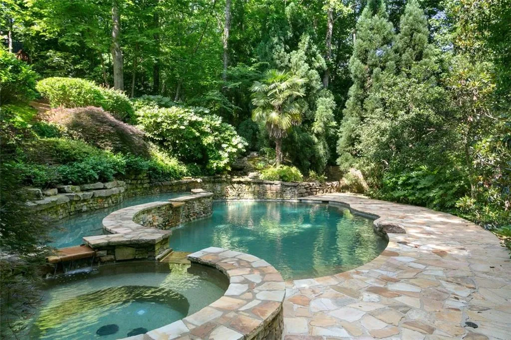 2905 Coles Way, Sandy Springs, Georgia 30350, 6 Bedrooms Bedrooms, ,4 BathroomsBathrooms,Residential,Sold,2905 Coles Way,7164245