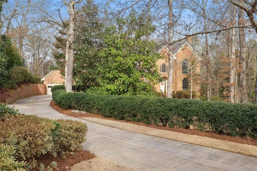2905 Coles Way, Sandy Springs, Georgia 30350, 6 Bedrooms Bedrooms, ,4 BathroomsBathrooms,Residential,Sold,2905 Coles Way,7164245