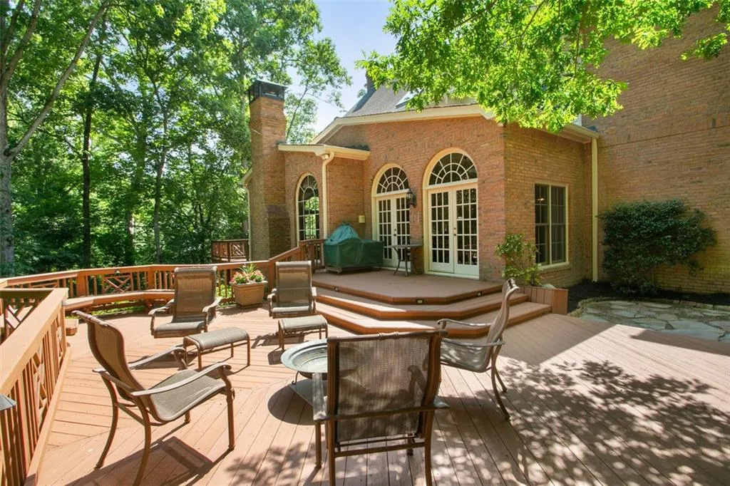 2905 Coles Way, Sandy Springs, Georgia 30350, 6 Bedrooms Bedrooms, ,4 BathroomsBathrooms,Residential,Sold,2905 Coles Way,7164245