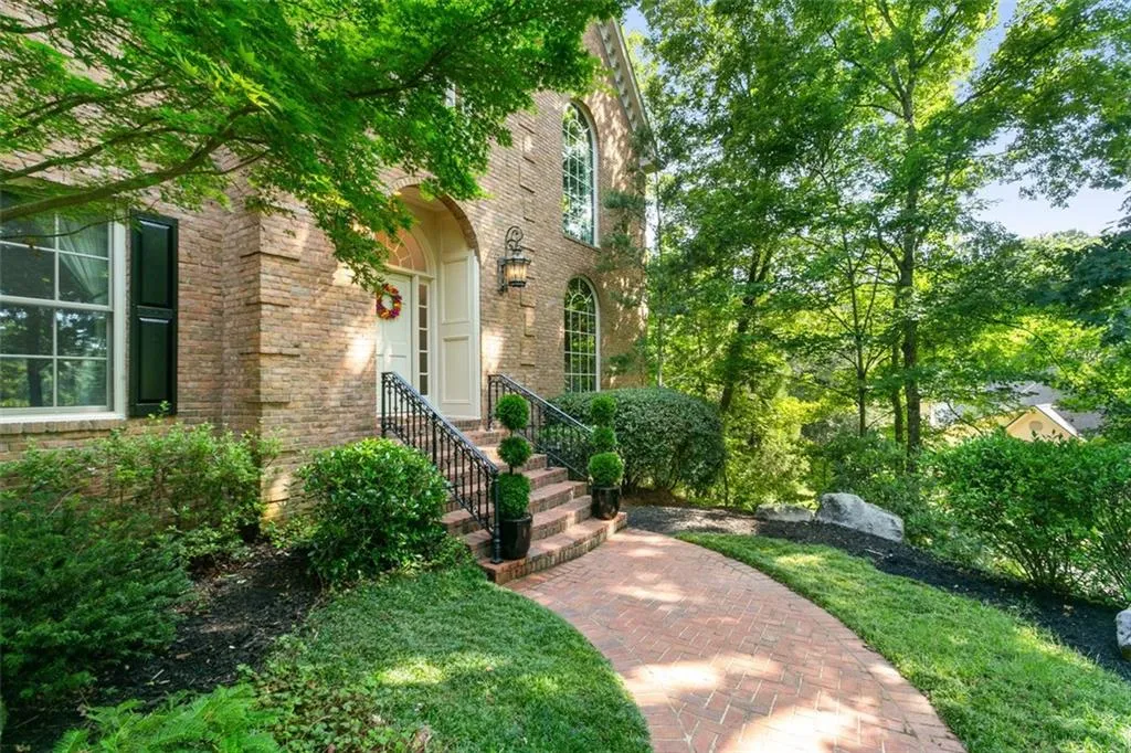 2905 Coles Way, Sandy Springs, Georgia 30350, 6 Bedrooms Bedrooms, ,4 BathroomsBathrooms,Residential,Sold,2905 Coles Way,7164245