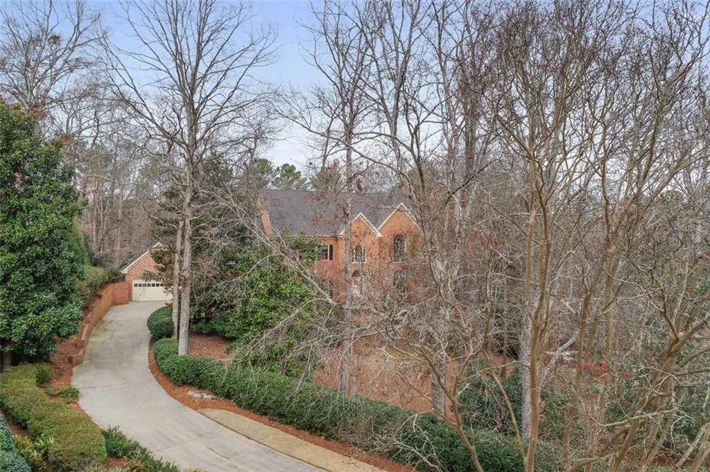2905 Coles Way, Sandy Springs, Georgia 30350, 6 Bedrooms Bedrooms, ,4 BathroomsBathrooms,Residential,Sold,2905 Coles Way,7164245