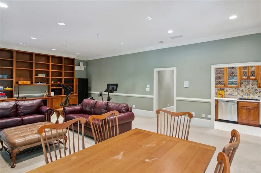 2905 Coles Way, Sandy Springs, Georgia 30350, 6 Bedrooms Bedrooms, ,4 BathroomsBathrooms,Residential,Sold,2905 Coles Way,7164245