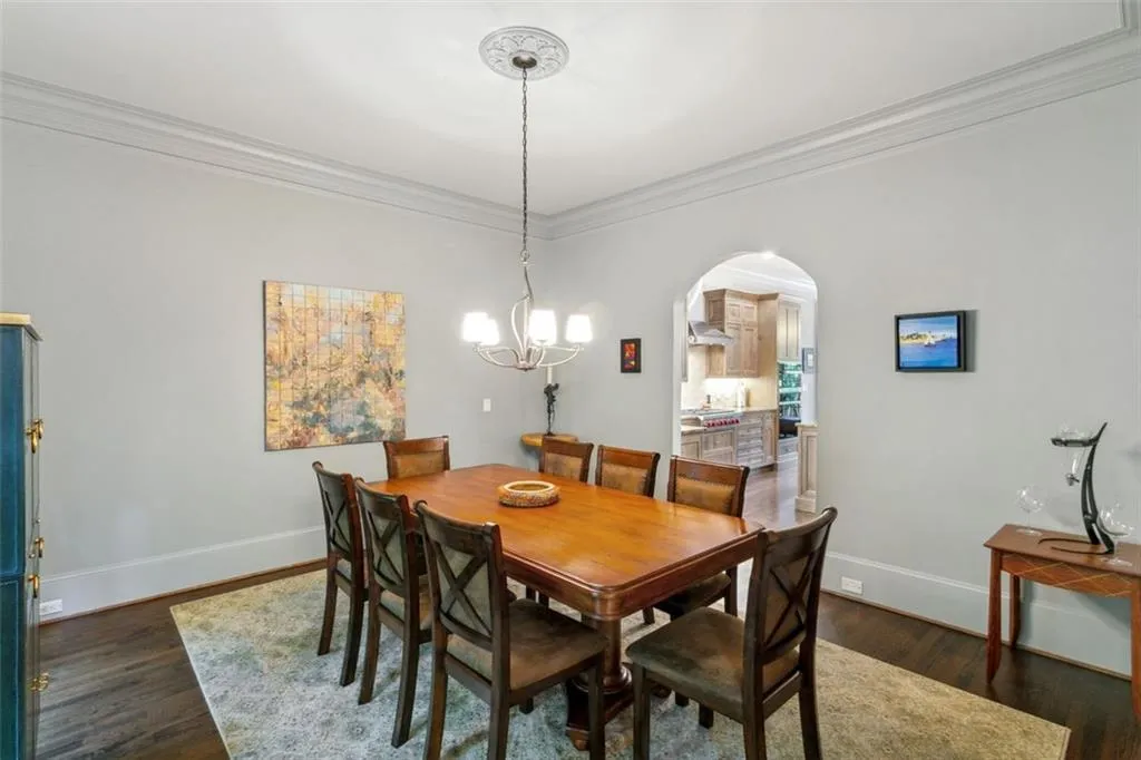 2905 Coles Way, Sandy Springs, Georgia 30350, 6 Bedrooms Bedrooms, ,4 BathroomsBathrooms,Residential,Sold,2905 Coles Way,7164245