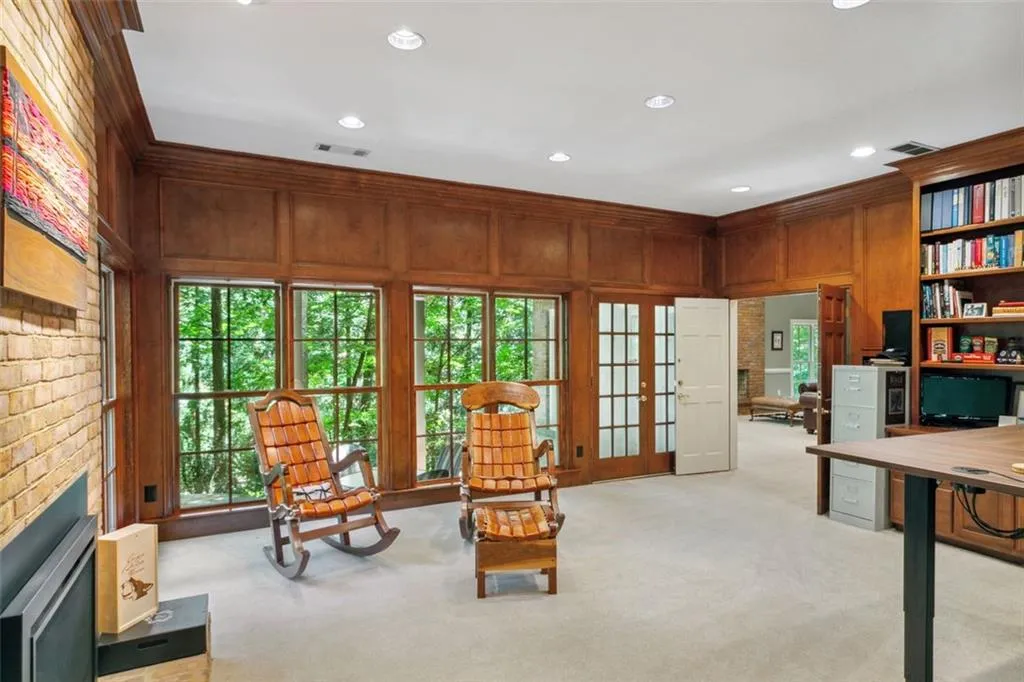 2905 Coles Way, Sandy Springs, Georgia 30350, 6 Bedrooms Bedrooms, ,4 BathroomsBathrooms,Residential,Sold,2905 Coles Way,7164245