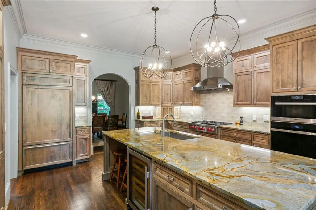 2905 Coles Way, Sandy Springs, Georgia 30350, 6 Bedrooms Bedrooms, ,4 BathroomsBathrooms,Residential,Sold,2905 Coles Way,7164245