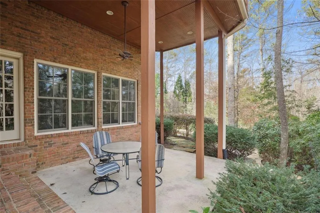 2905 Coles Way, Sandy Springs, Georgia 30350, 6 Bedrooms Bedrooms, ,4 BathroomsBathrooms,Residential,Sold,2905 Coles Way,7164245