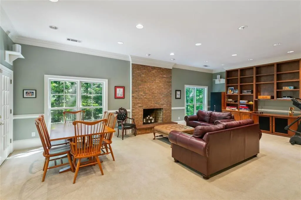 2905 Coles Way, Sandy Springs, Georgia 30350, 6 Bedrooms Bedrooms, ,4 BathroomsBathrooms,Residential,Sold,2905 Coles Way,7164245