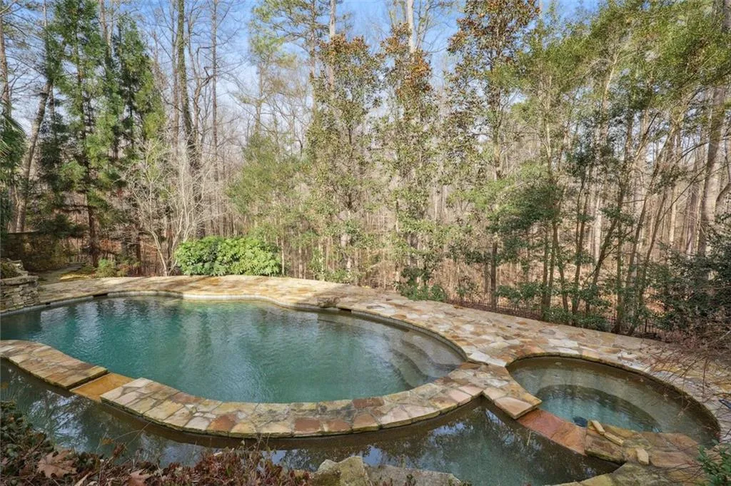 2905 Coles Way, Sandy Springs, Georgia 30350, 6 Bedrooms Bedrooms, ,4 BathroomsBathrooms,Residential,Sold,2905 Coles Way,7164245