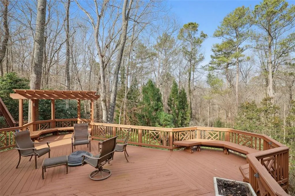 2905 Coles Way, Sandy Springs, Georgia 30350, 6 Bedrooms Bedrooms, ,4 BathroomsBathrooms,Residential,Sold,2905 Coles Way,7164245