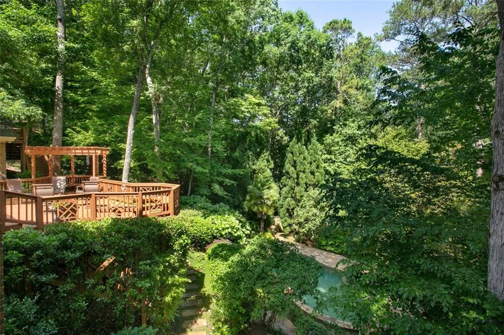 2905 Coles Way, Sandy Springs, Georgia 30350, 6 Bedrooms Bedrooms, ,4 BathroomsBathrooms,Residential,Sold,2905 Coles Way,7164245