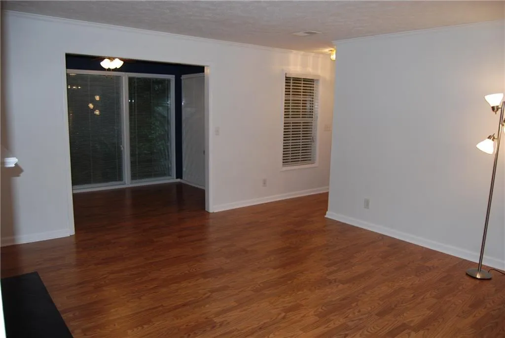 1409 Vicksburg Place, Sandy Springs, Georgia 30350, 2 Bedrooms Bedrooms, ,2 BathroomsBathrooms,Residential,Sold,1409 Vicksburg Place,5879819