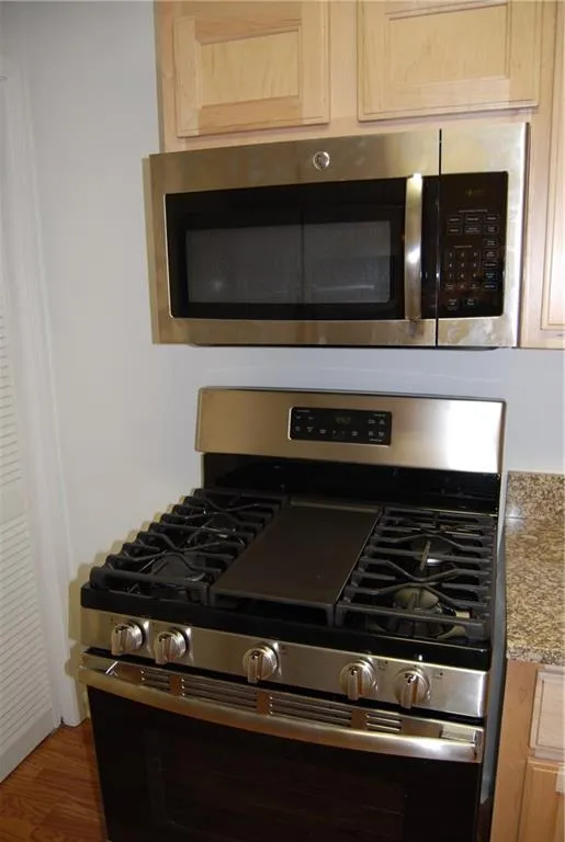 1409 Vicksburg Place, Sandy Springs, Georgia 30350, 2 Bedrooms Bedrooms, ,2 BathroomsBathrooms,Residential,Sold,1409 Vicksburg Place,5879819