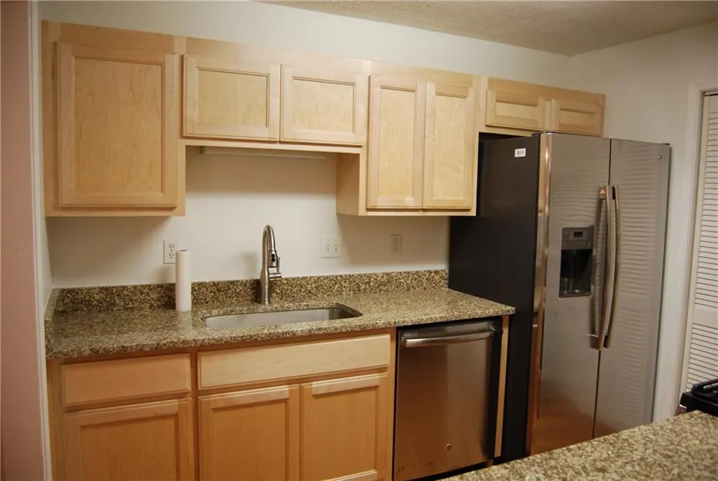 1409 Vicksburg Place, Sandy Springs, Georgia 30350, 2 Bedrooms Bedrooms, ,2 BathroomsBathrooms,Residential,Sold,1409 Vicksburg Place,5879819