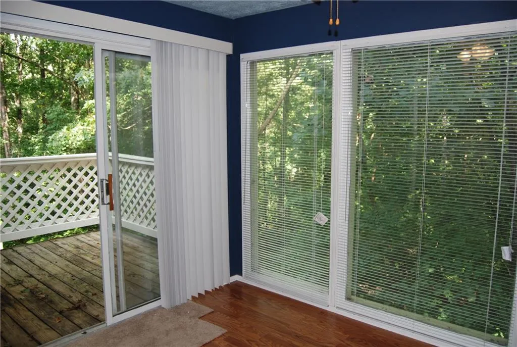 1409 Vicksburg Place, Sandy Springs, Georgia 30350, 2 Bedrooms Bedrooms, ,2 BathroomsBathrooms,Residential,Sold,1409 Vicksburg Place,5879819