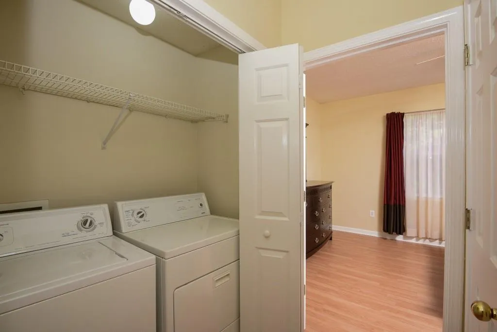 5559 Glenridge Drive Unit 2203, Atlanta, Georgia 30342, 2 Bedrooms Bedrooms, ,2 BathroomsBathrooms,Residential,Sold,5559 Glenridge Drive Unit 2203,5749973