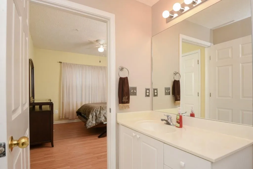 5559 Glenridge Drive Unit 2203, Atlanta, Georgia 30342, 2 Bedrooms Bedrooms, ,2 BathroomsBathrooms,Residential,Sold,5559 Glenridge Drive Unit 2203,5749973