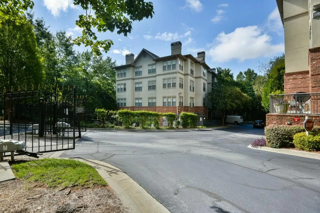 5559 Glenridge Drive Unit 2203, Atlanta, Georgia 30342, 2 Bedrooms Bedrooms, ,2 BathroomsBathrooms,Residential,Sold,5559 Glenridge Drive Unit 2203,5749973