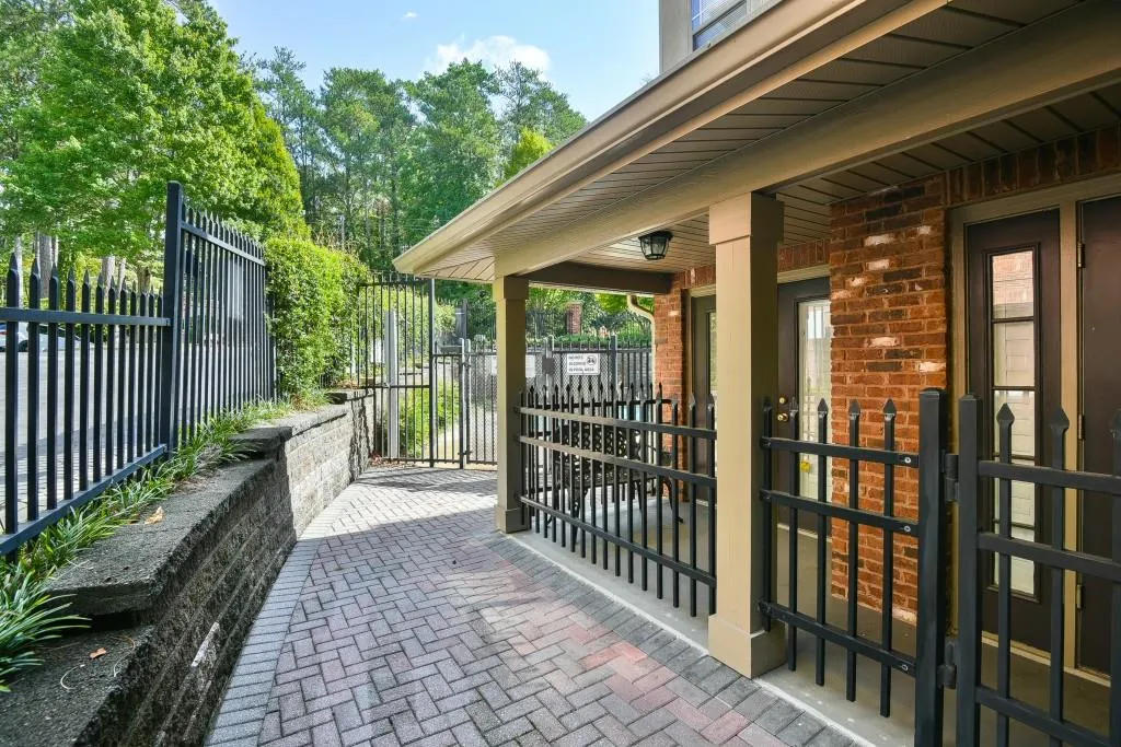 5559 Glenridge Drive Unit 2203, Atlanta, Georgia 30342, 2 Bedrooms Bedrooms, ,2 BathroomsBathrooms,Residential,Sold,5559 Glenridge Drive Unit 2203,5749973