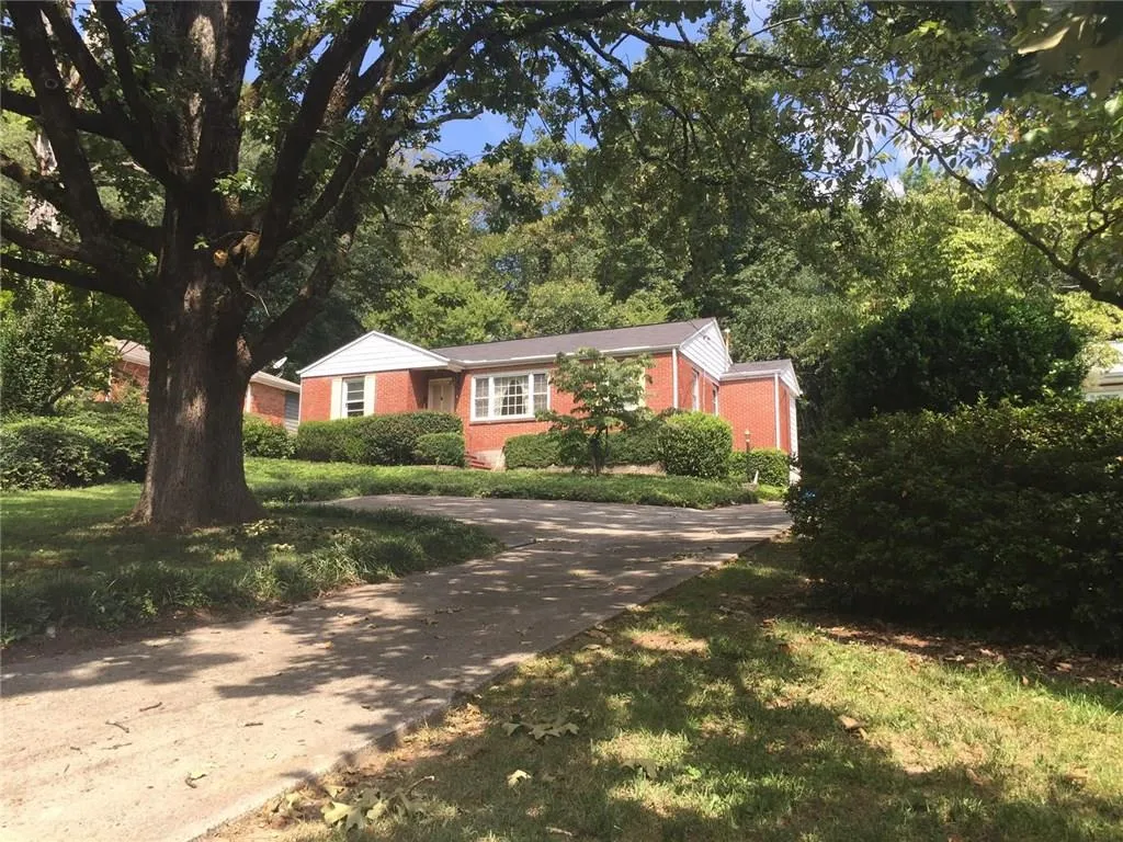 1176 Clearview Drive Ne, Atlanta, Georgia 30319, 3 Bedrooms Bedrooms, ,1 BathroomBathrooms,Residential,Sold,1176 Clearview Drive Ne,5746330